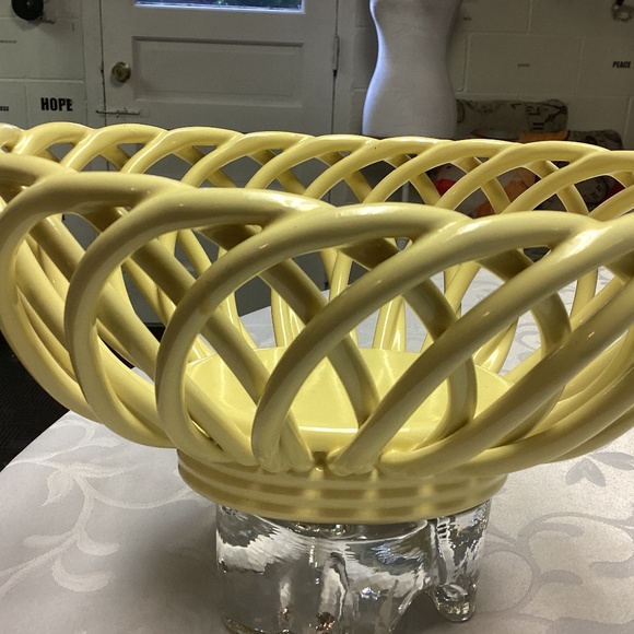 YELLO MACARONI TWIST. YELLOW BOWL. VINTAGE MINT - Picture 1 of 7